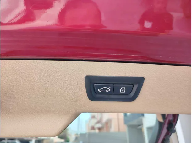 Car image 36