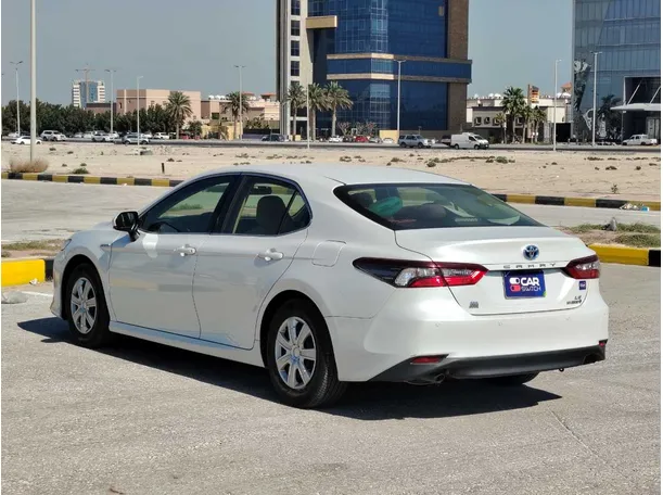 Car image 7