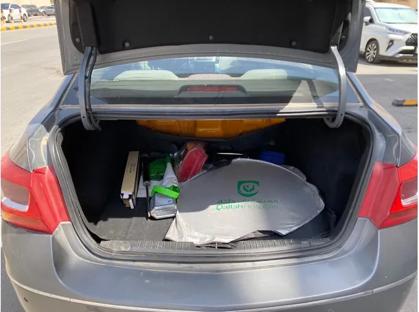 Car image 17