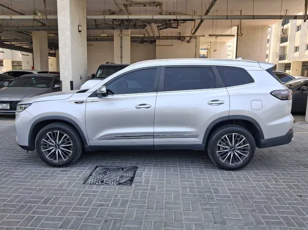Car image 8