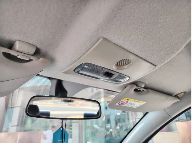 Car image 30
