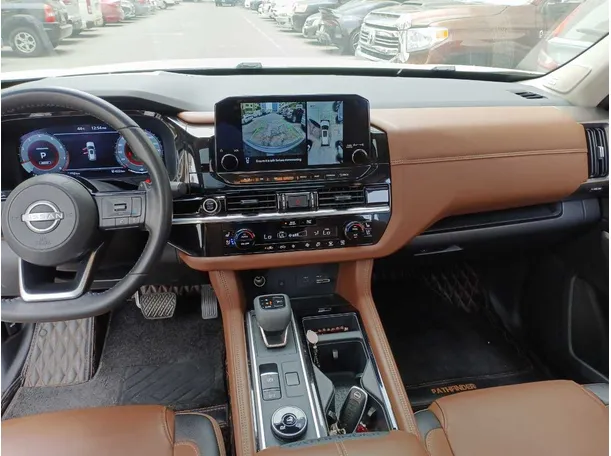 Car image 17