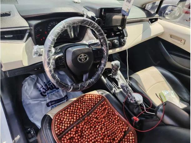 Car image 13
