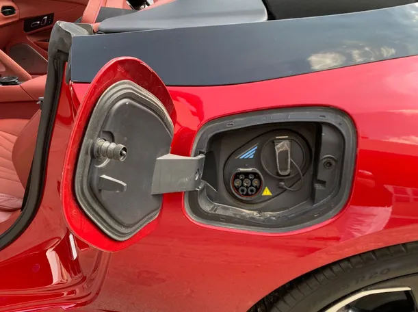Car image 26