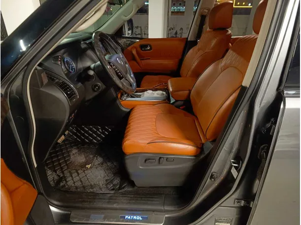 Car image 14