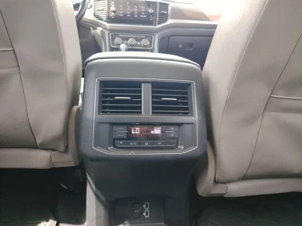 Car image 28
