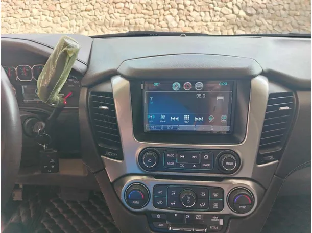 Car image 25