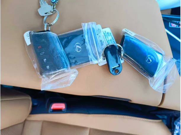 Car image 40