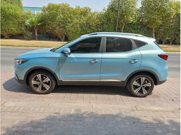 Car image 8