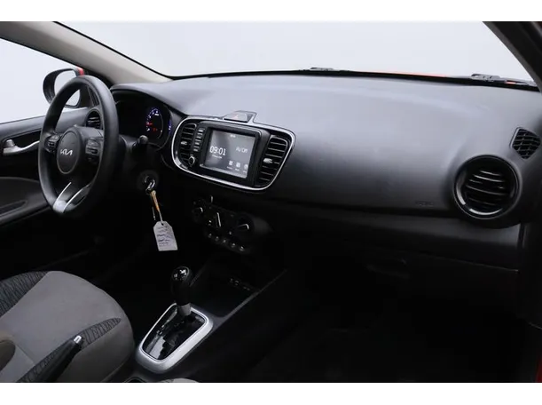 Car image 10