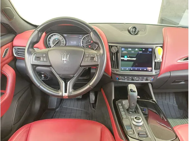 Car image 17