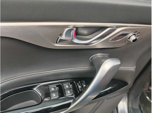 Car image 37