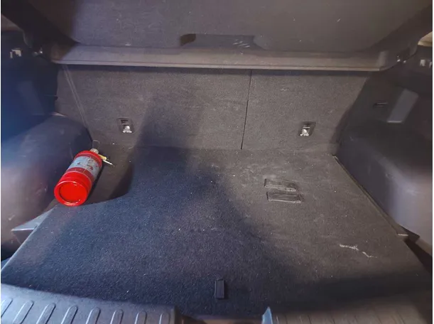 Car image 26