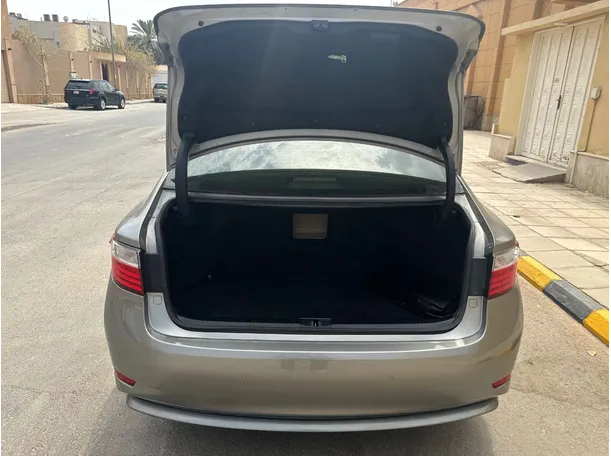 Car image 21