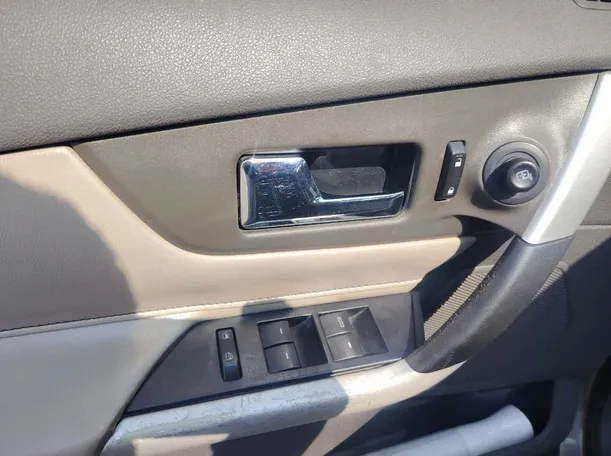 Car image 36