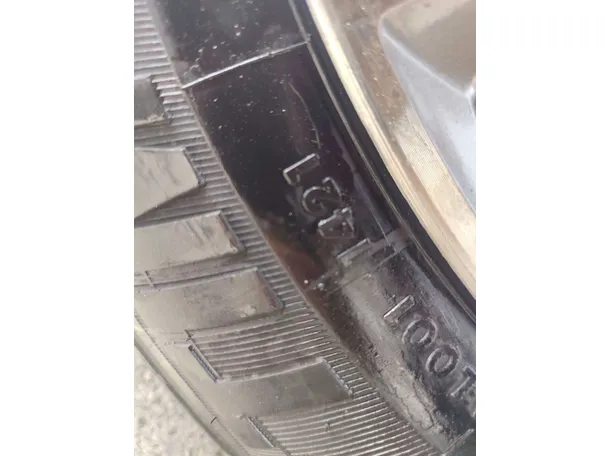 Car image 29