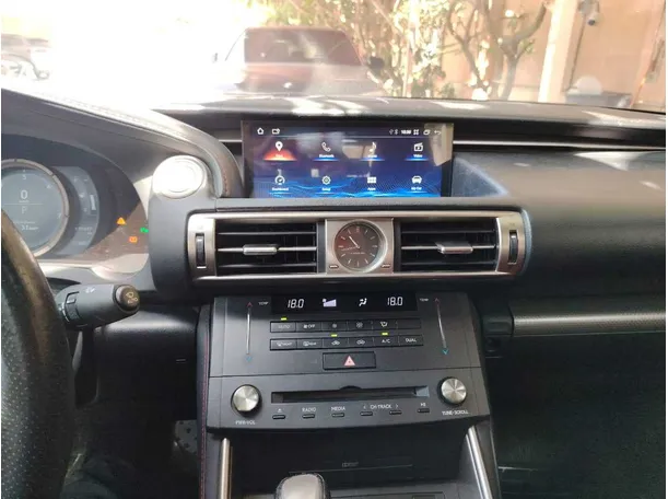 Car image 26