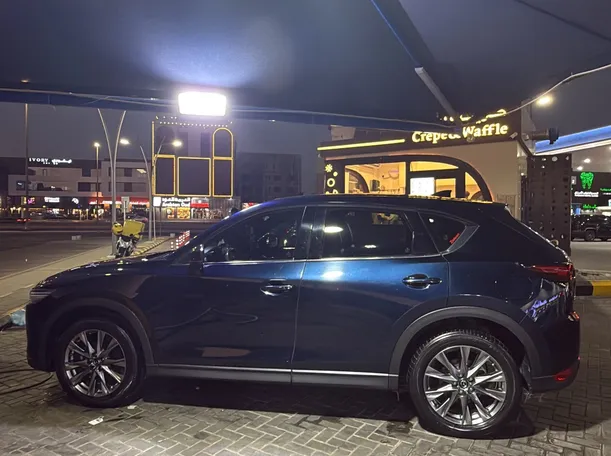 Car image 9