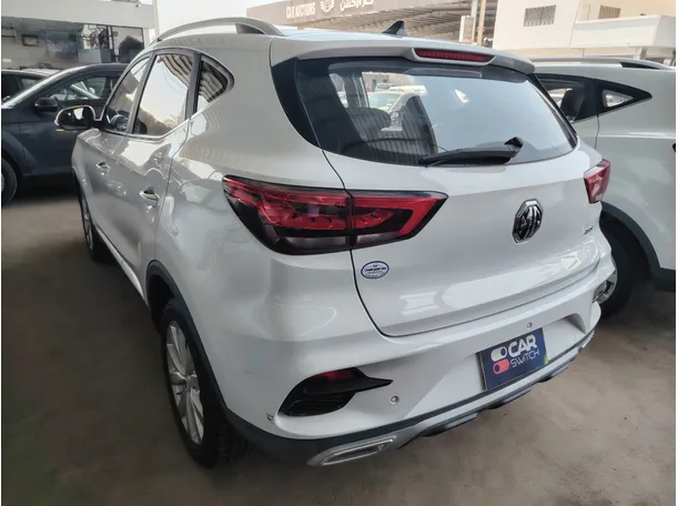 Car image 7