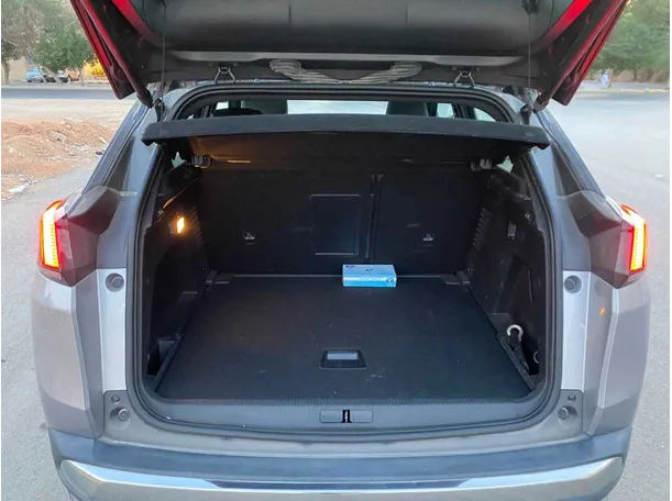 Car image 20