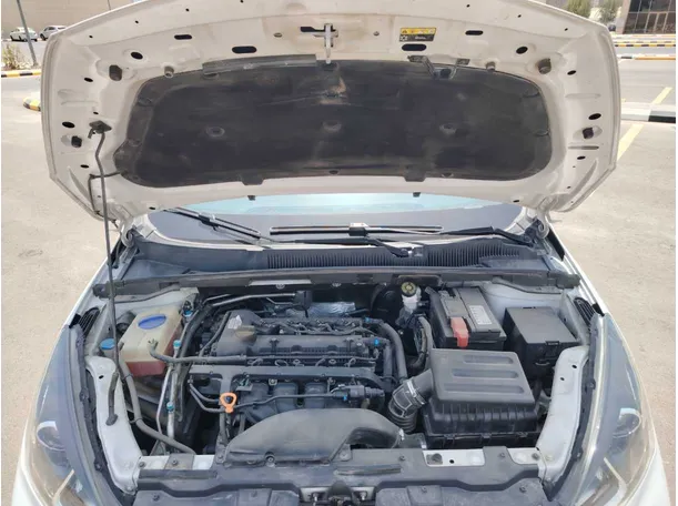 Car image 25