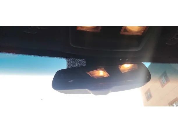 Car image 26