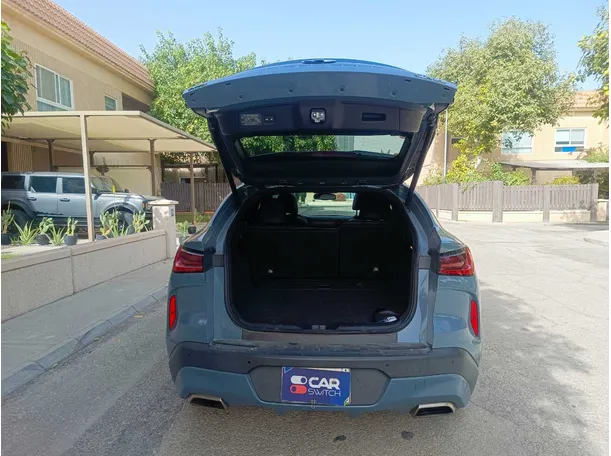 Car image 27
