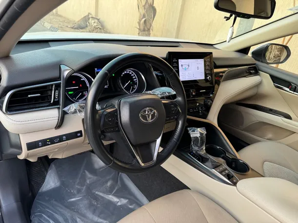 Car image 10