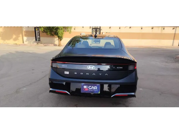 Car image 6