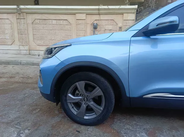 Car image 9