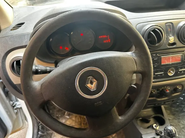 Car image 15