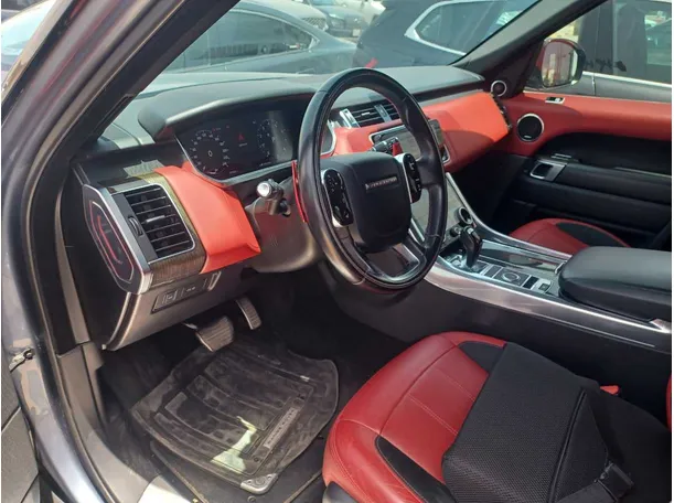 Car image 12