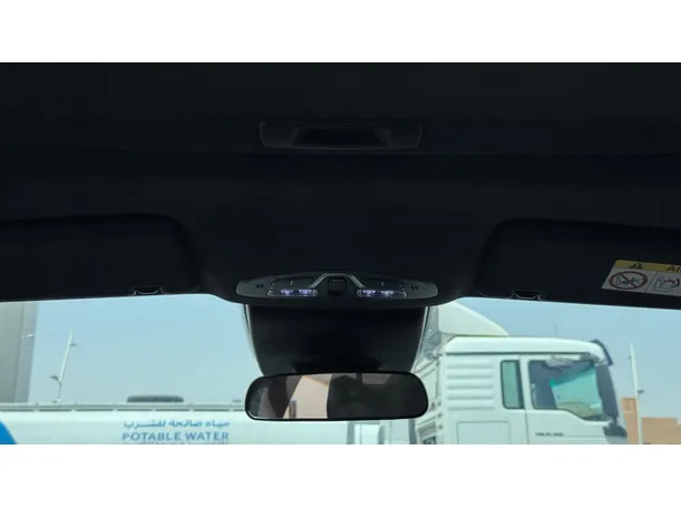 Car image 26