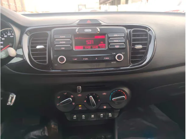 Car image 23