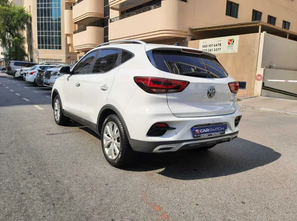 Car image 7