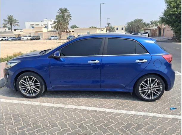 Car image 8