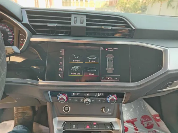 Car image 28