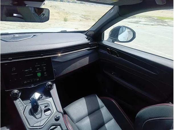 Car image 35