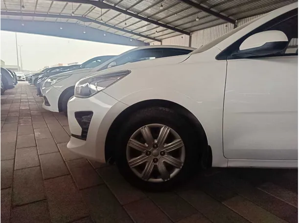 Car image 8