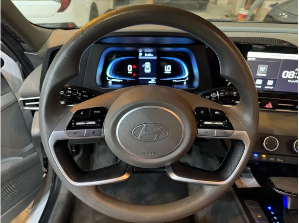 Car image 8