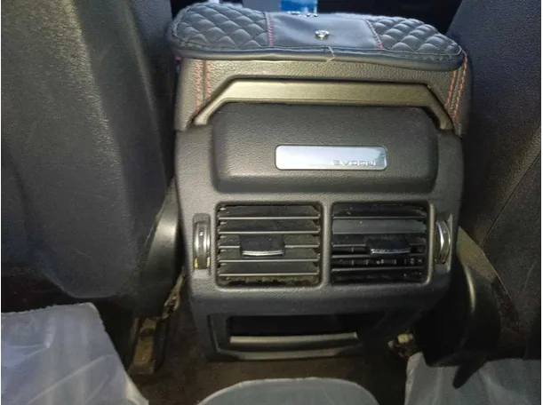 Car image 30