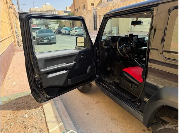 Car image 8