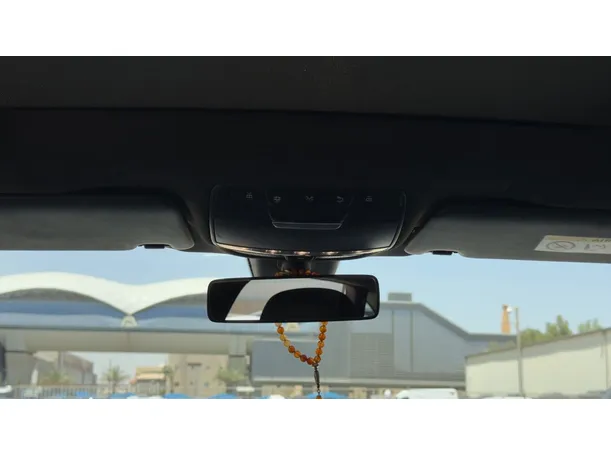 Car image 27