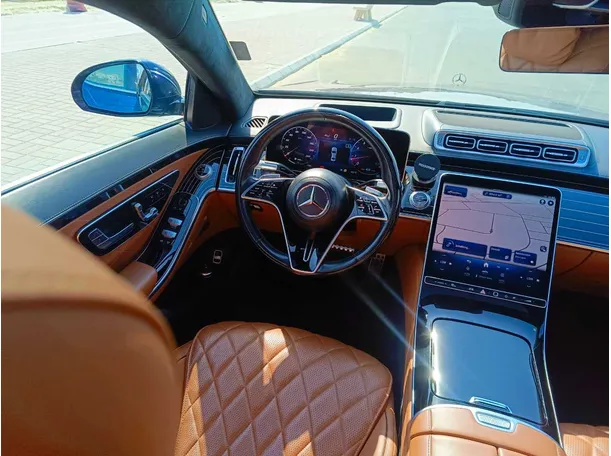 Car image 27