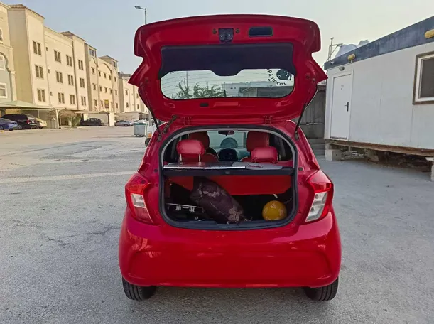 Car image 25