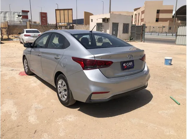 Car image 7