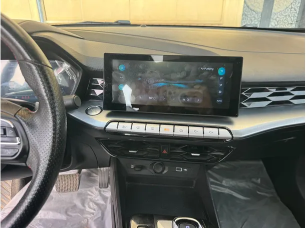 Car image 16