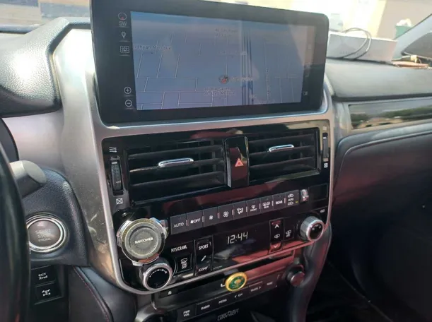 Car image 18