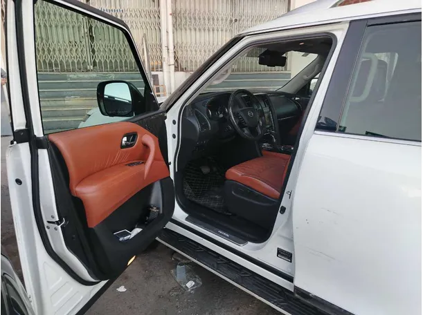 Car image 11