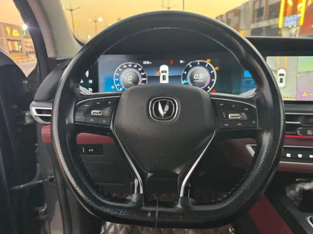 Car image 17